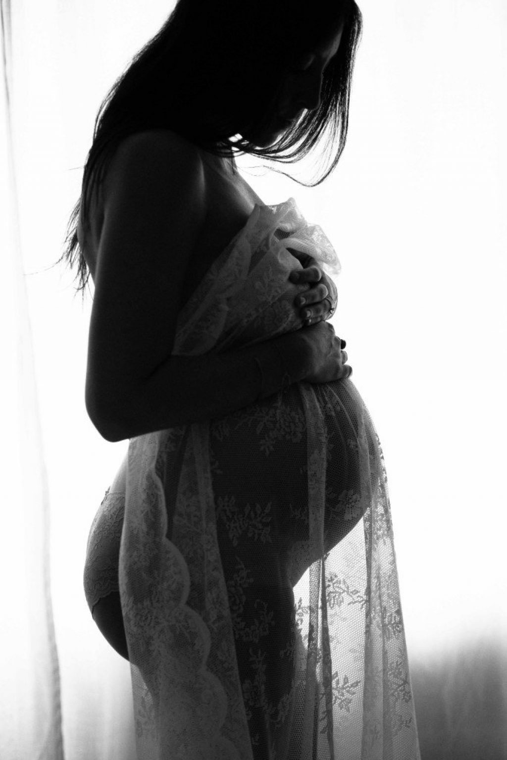 Беременная девушка на 9-м месяце — НЮ