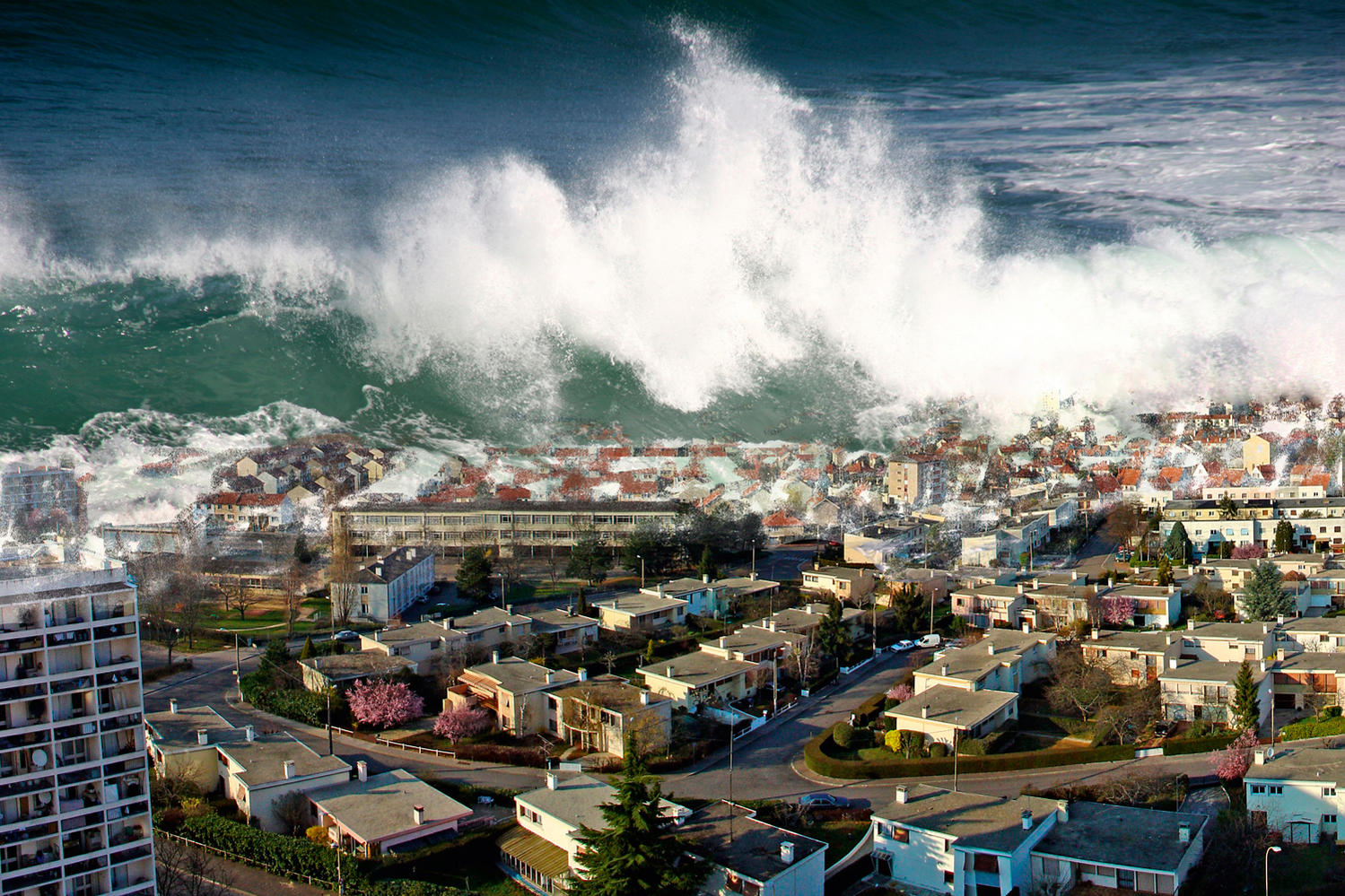 Самое большое цунами в мире (20 фото) .