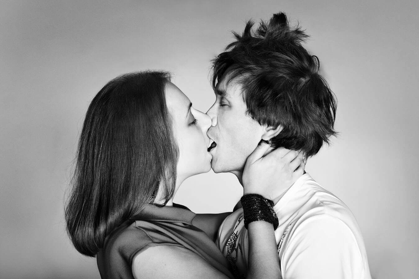Черно-белые фото влюбленных (50 фото) Романтика для двоих